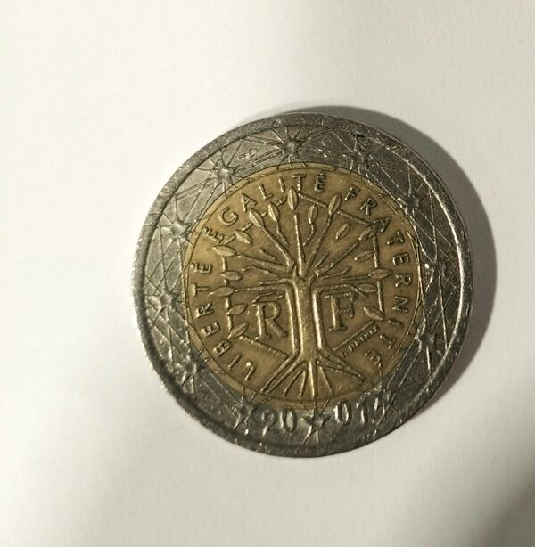 Moeda de 2 euros rara. Moedas
