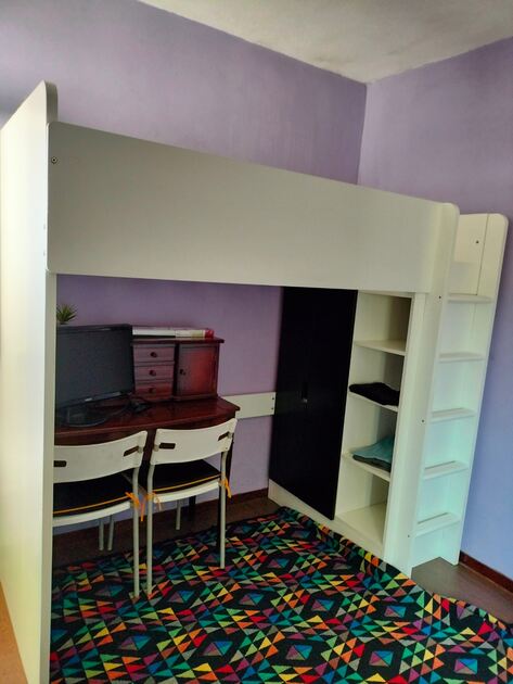 Cama alta Ikea sem secretária . Camas
