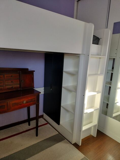 Cama alta Ikea sem secretária . Camas