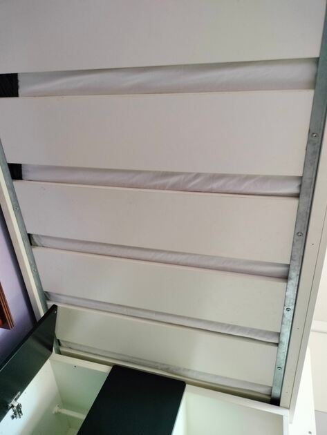 Cama alta Ikea sem secretária . Camas