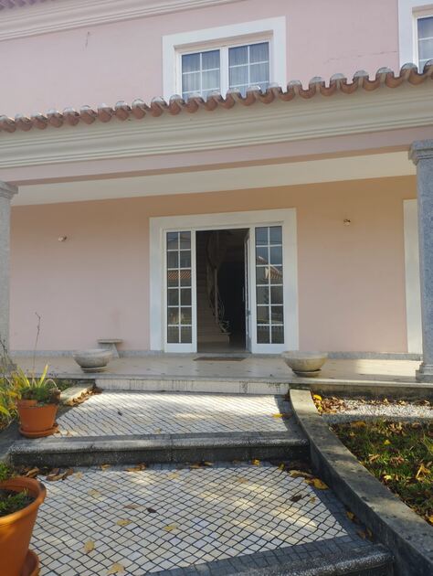 Moradia independente, Acabamentos Excecionais e C. Casa e apartamentos para vender