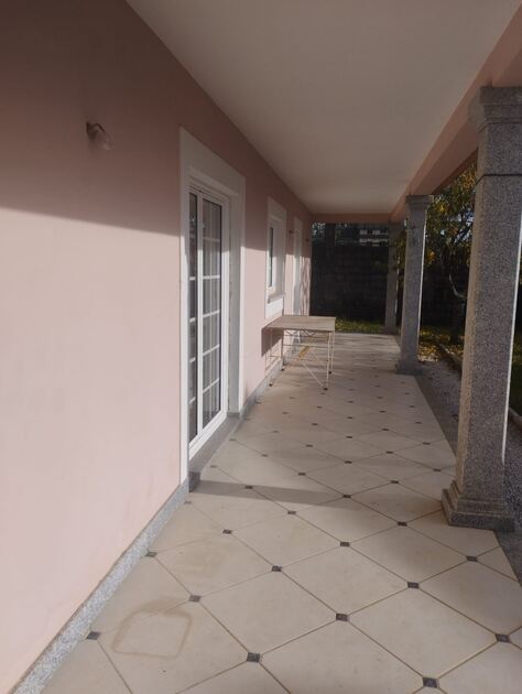 Moradia independente, Acabamentos Excecionais e C. Casa e apartamentos para vender