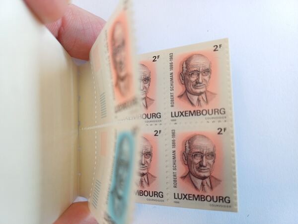 Luxemburgo Carteira Centenário Robert Schuman1986. Selos