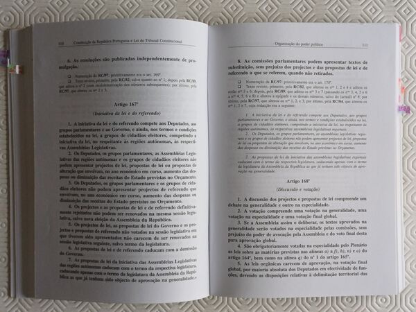 Constituição da República Portuguesa . Livros