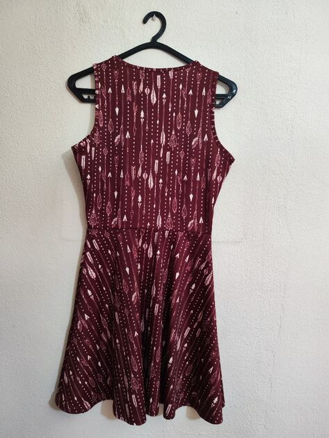 Vestido bordeaux tamanho S da FB Sister em muito bom estado . Vestidos