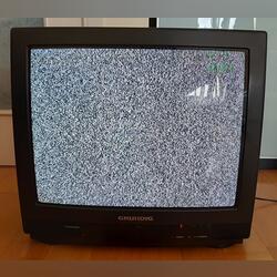 TV Grunding a cores de 51cm Antiga + Comando MT07 . Televisores. Olivais. Outras Marcas Muito bom Retro/Vintage