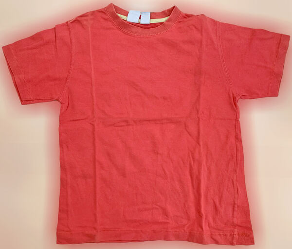 T-Shirt de Criança Unissexo, Vermelha, como Nova. Camisas e T-shirts
