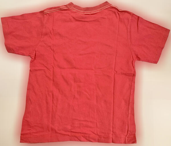 T-Shirt de Criança Unissexo, Vermelha, como Nova. Camisas e T-shirts