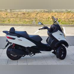 Piaggio MP3 350. Motos