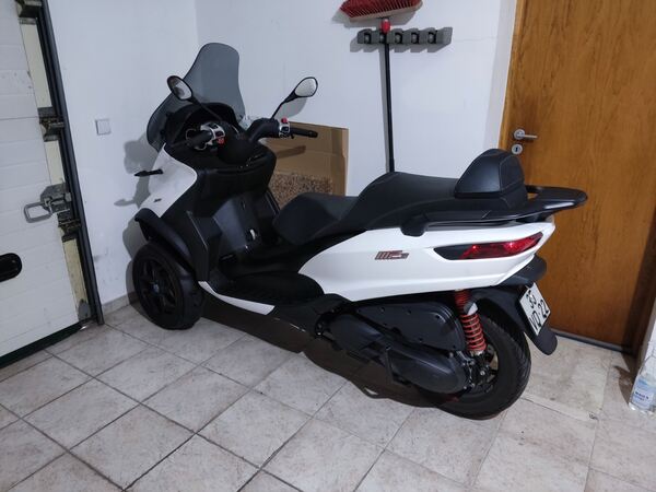Piaggio MP3 350. Motos