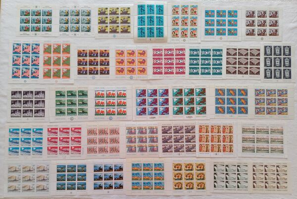 36 Mini-folhas da Jugoslávia 1970 a 1980. Selos