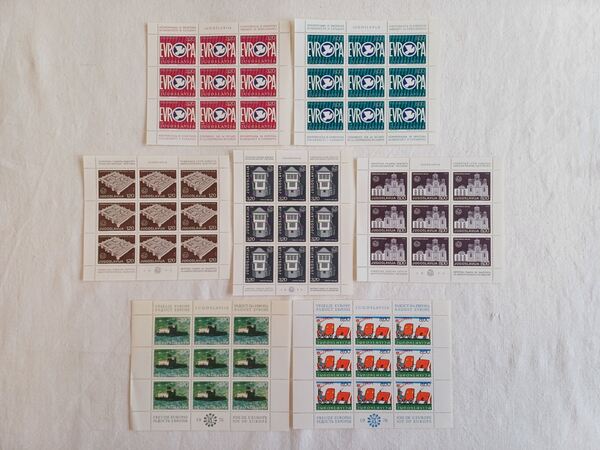 36 Mini-folhas da Jugoslávia 1970 a 1980. Selos
