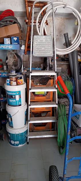 Vendo escadas de aluminio de 6 degraus. Outros Veículos