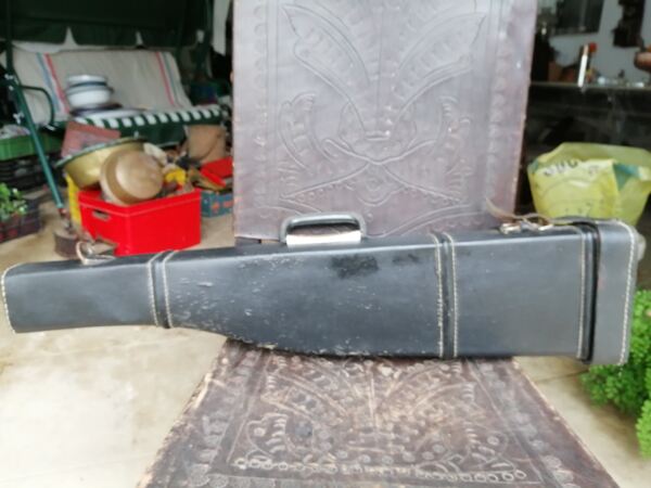 mala de caça antiga pele , ver bem as fotos . Outros