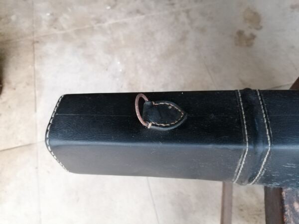 mala de caça antiga pele , ver bem as fotos . Outros