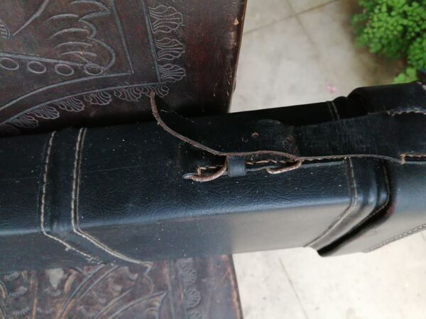 mala de caça antiga pele , ver bem as fotos . Outros