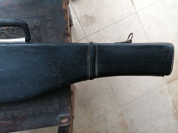 mala de caça antiga pele , ver bem as fotos . Outros