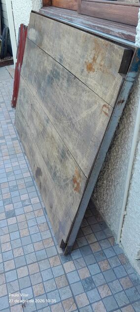 Mesa de trabalho. Bancadas de trabalho