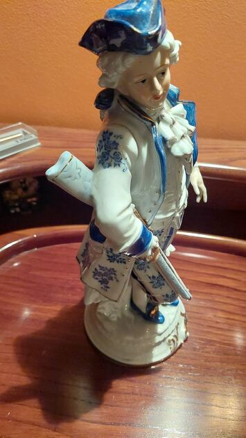 Estatueta . Esculturas