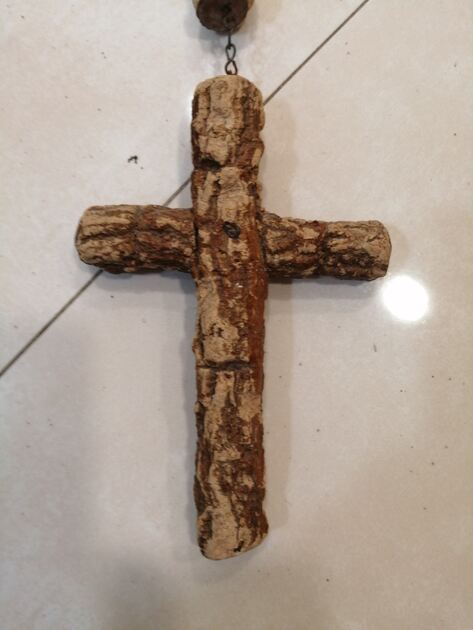 terço antigo , grande de parede em cortiça. Estátuas e artigos religiosos