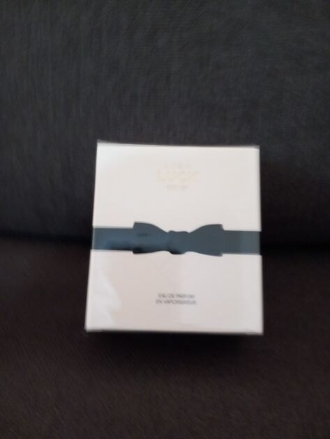 perfume para mulher . Perfumes