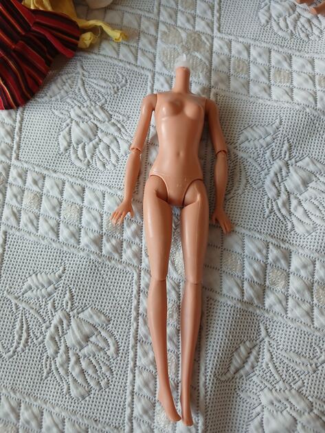 Corpo Boneca Barbie para Aproveitamento. Bonecas