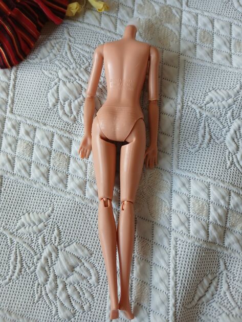 Corpo Boneca Barbie para Aproveitamento. Bonecas