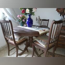 Mesa de sala de jantar e 4 caadeiras. Conjunto de mesa e cadeiras. Barreiro. Extensível Madeira de apoio De jantar  Novo / Como novo