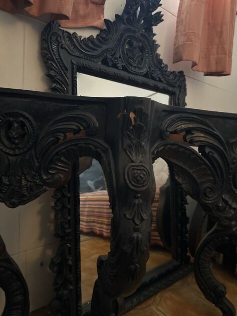 credencia com espelho. Mobiliário antigo