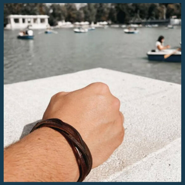 Pulseira em couro vegan. Pulseiras