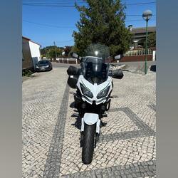 Kawasaki . Motos. Oliveira do Bairro. 2018  Kawasaki  Moto de estrada Gasolina com chumbo Branco Arrancador eléctrico Com dois lugares Novo / Como novo