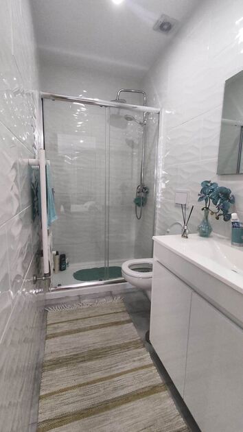 Moradia T4, totalmente renovada na Póvoa de Varzi. Casa e apartamentos para vender