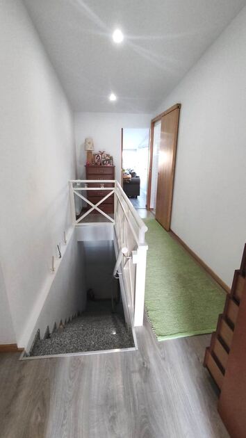 Moradia T4, totalmente renovada na Póvoa de Varzi. Casa e apartamentos para vender