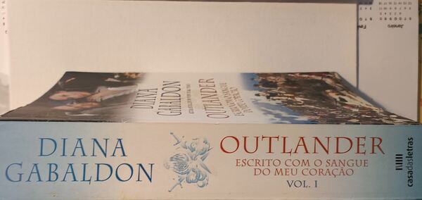 Outlander (Escrito Com o Sangue do Meu Coração). Livros