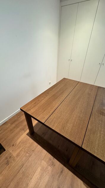 Móveis usados apenas 3 meses. Conjunto de mesa e cadeiras