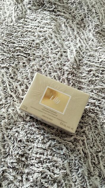 Creme Lily Lumiére . Cuidado para o corpo