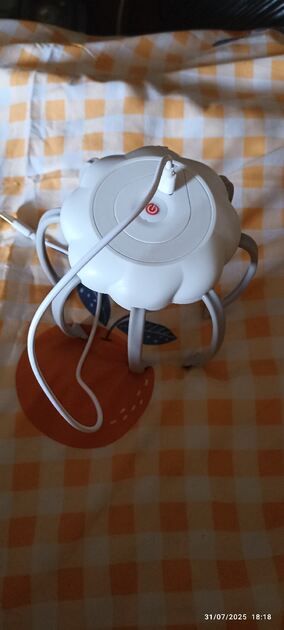 Vendo massageador de cabeça. Escovas alisadoras de cabelo