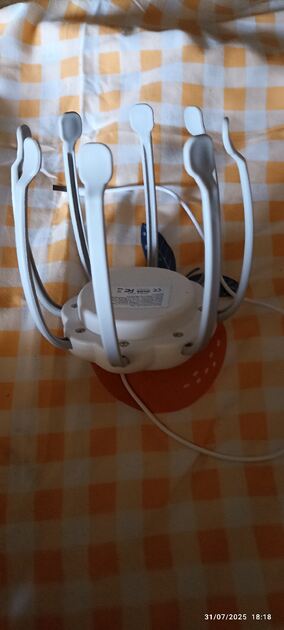 Vendo massageador de cabeça. Escovas alisadoras de cabelo