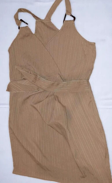Vestido de Praia Bege com Drapeado – L. Vestidos