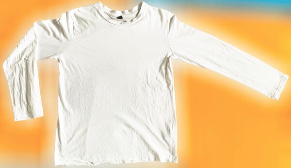 T-Shirt de Criança Unissexo, Branca, como Nova. Camisolas e sweatshirt