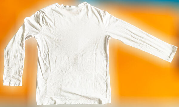 T-Shirt de Criança Unissexo, Branca, como Nova. Camisolas e sweatshirt