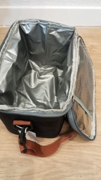 Lancheira Preta. Outras Malas