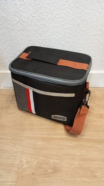 Lancheira Preta. Outras Malas