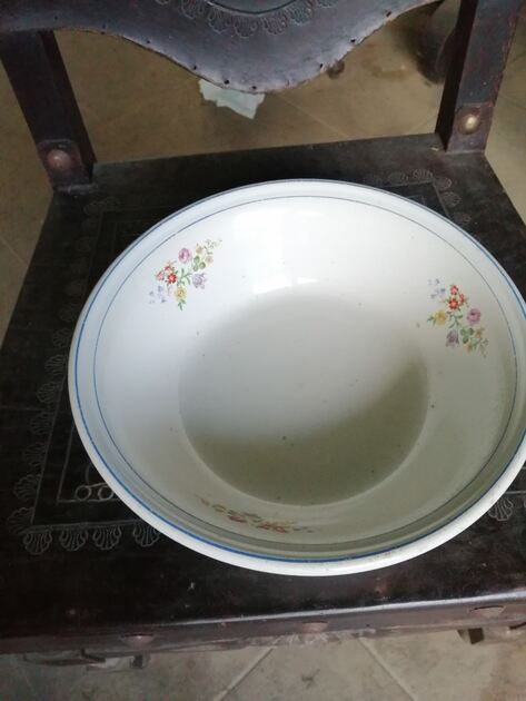 prato fundo/saladeira antiga da Cesol ,portuguesa. Artesanato