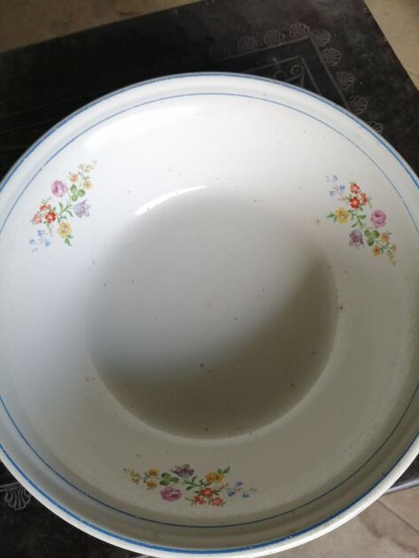 prato fundo/saladeira antiga da Cesol ,portuguesa. Artesanato