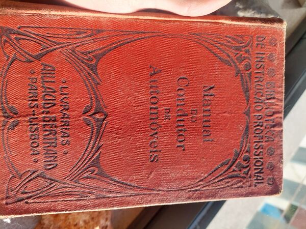 Livro anos 30 "Manual do Condutor Automóvel". Livros