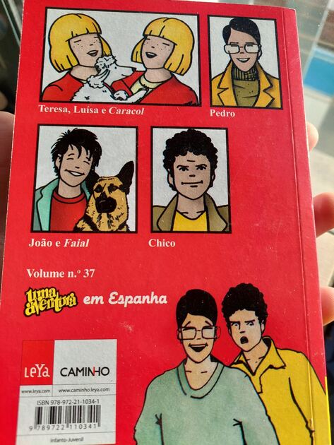 Livro "Uma Aventura na Biblioteca". Livros