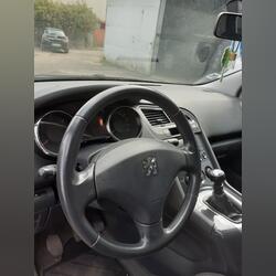 VENDE SE CARRINHA PEUGEOT 5008. Carros. São Pedro do Sul. 2011   264.000 km Automático Diesel 90 cv 5 portas Branco Ar condicionado Farol de Xénon Volante multi-funções