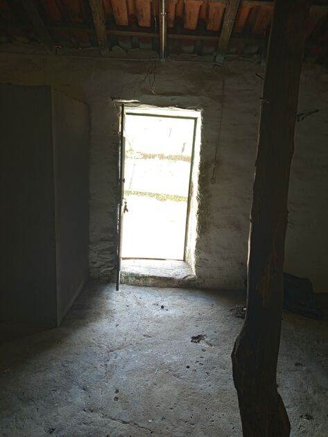 Casa urbana . Terreno Rústico