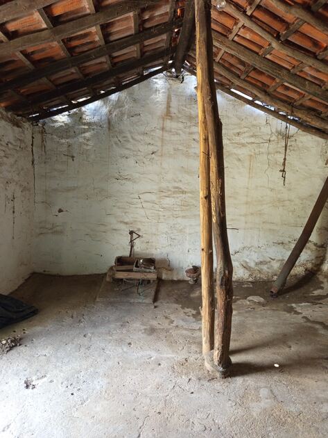 Casa urbana . Terreno Rústico